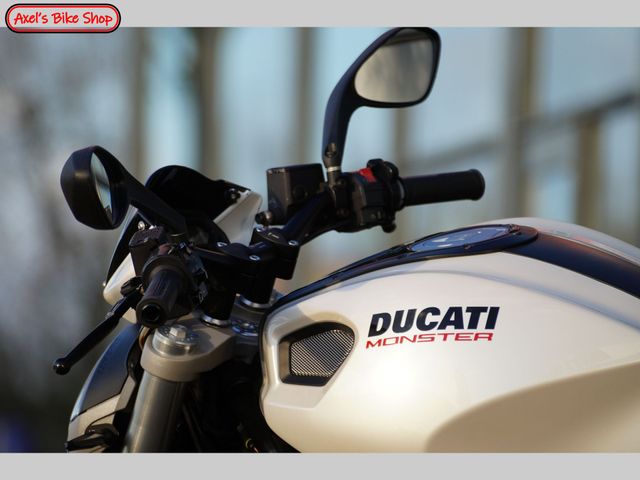 ducati - m-696