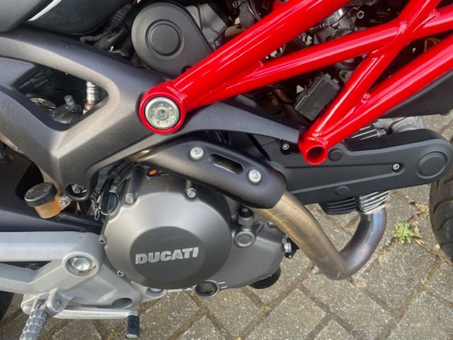 ducati - m-696