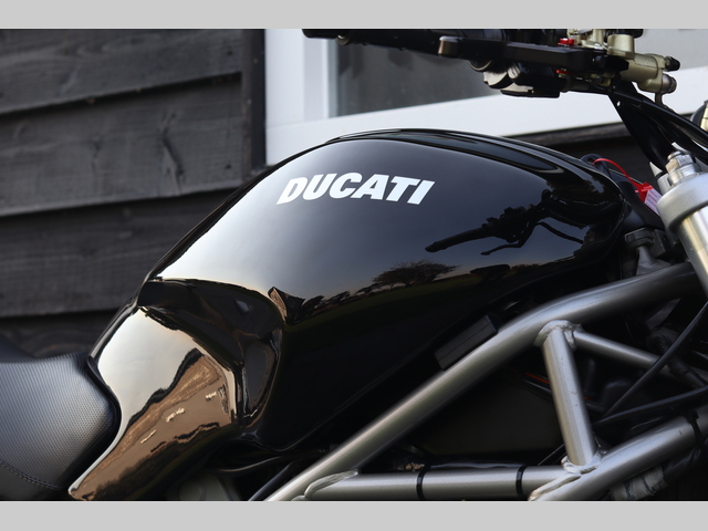 ducati - m-900-i.e.