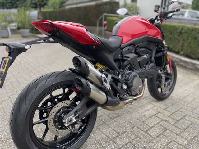 ducati - monster--