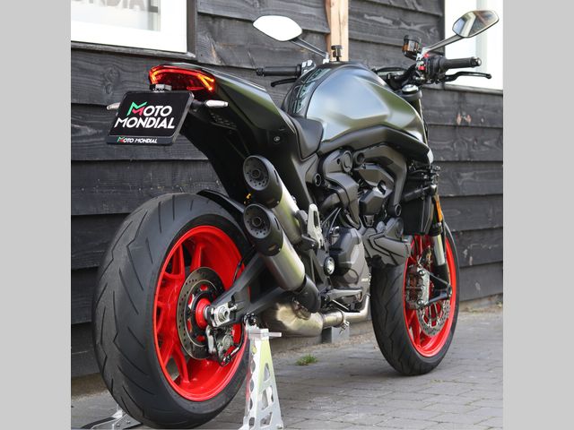 ducati - monster--