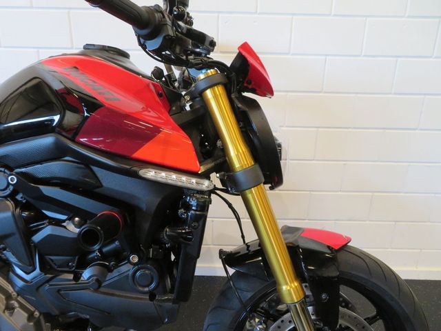 ducati - monster--