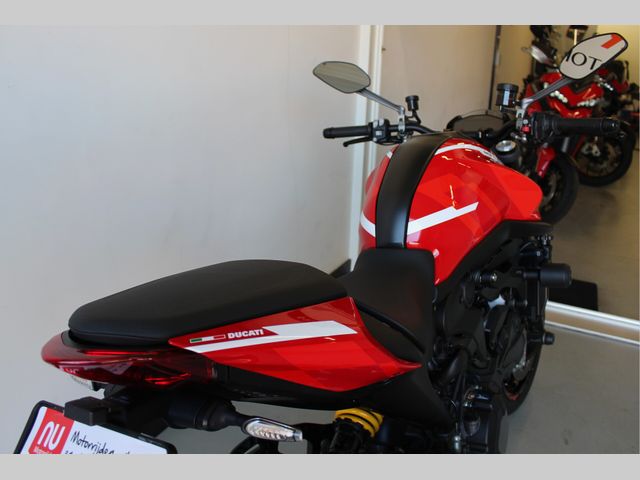 ducati - monster--