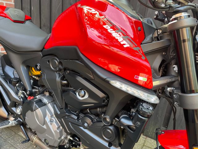 ducati - monster--