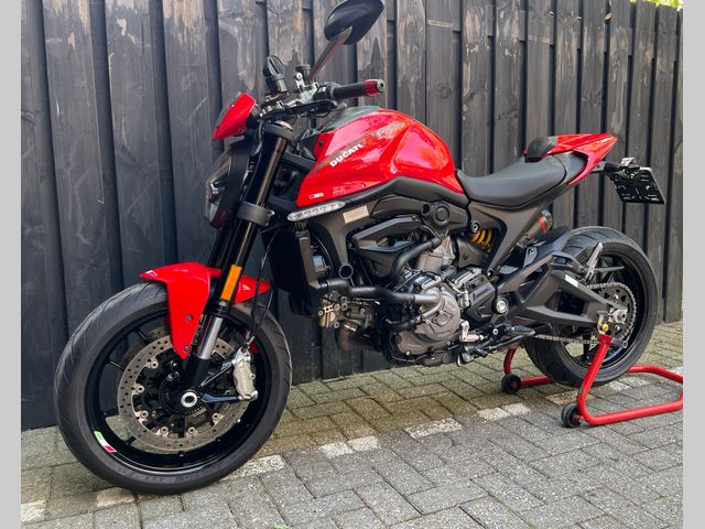 ducati - monster--