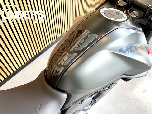 ducati - monster--