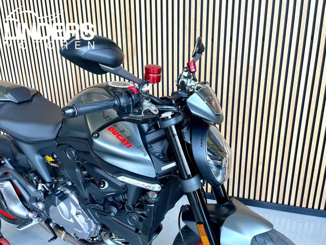ducati - monster--