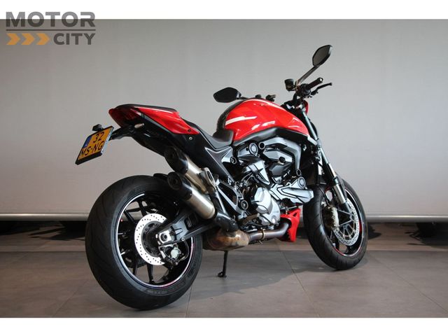 ducati - monster--