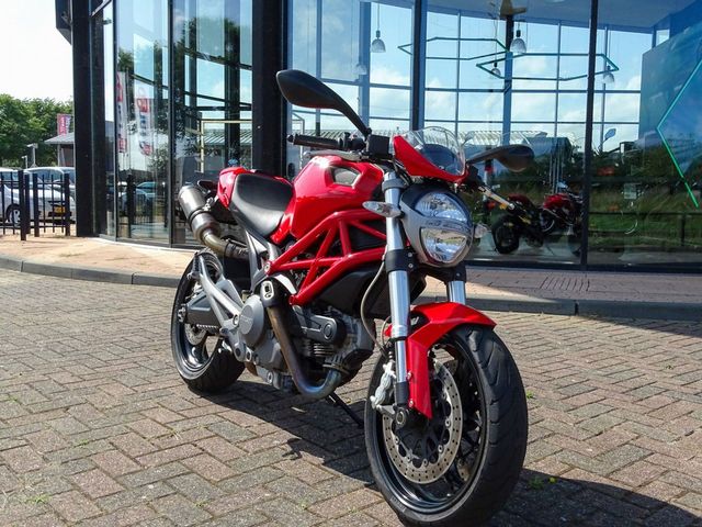 ducati - monster-696