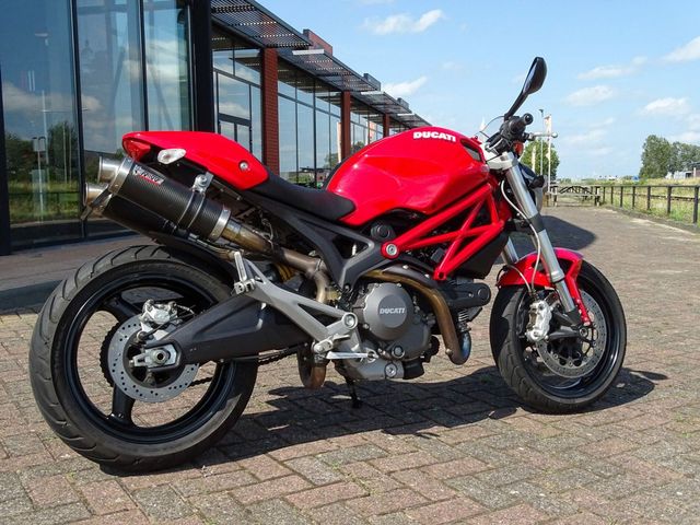 ducati - monster-696