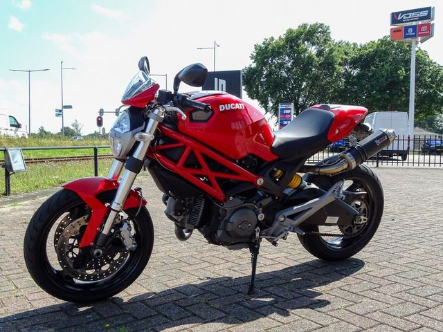 ducati - monster-696