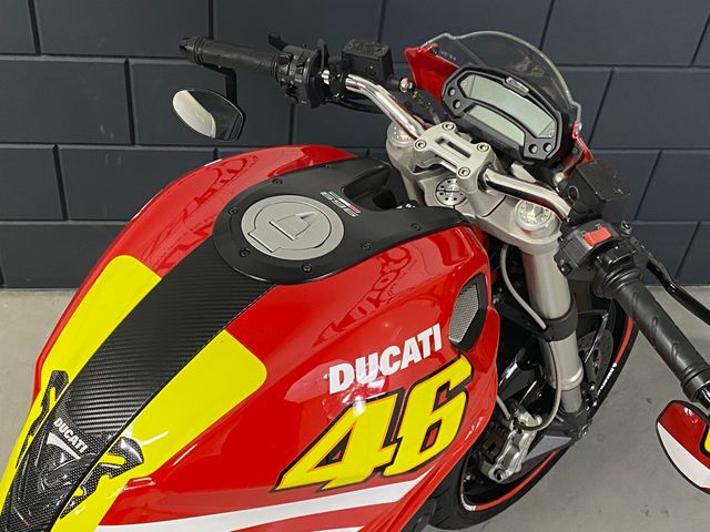 ducati - monster-696