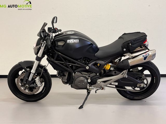 ducati - monster-696