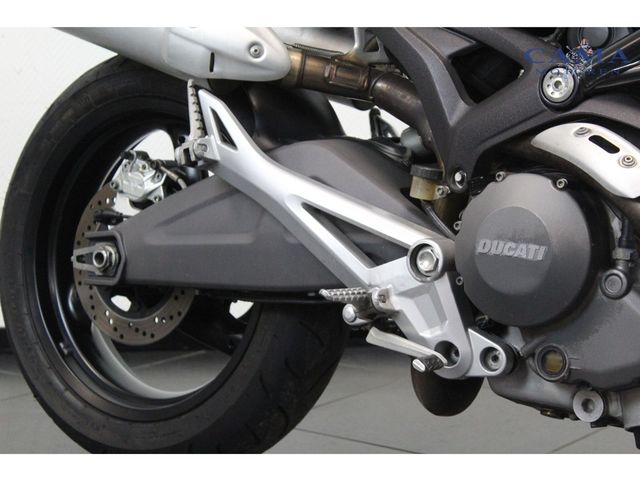 ducati - monster-696