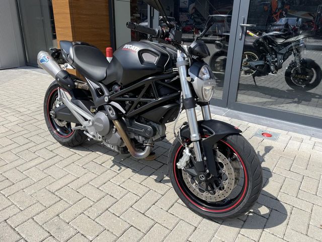 ducati - monster-696