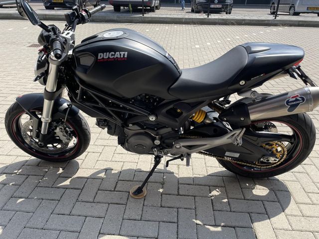 ducati - monster-696