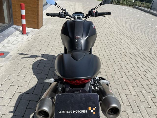 ducati - monster-696