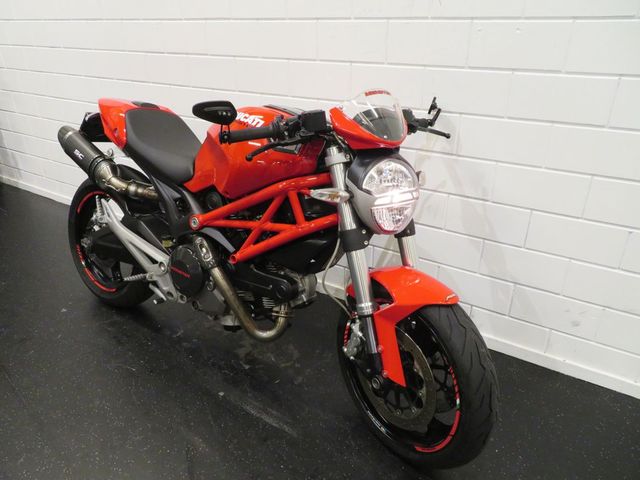 ducati - monster-696