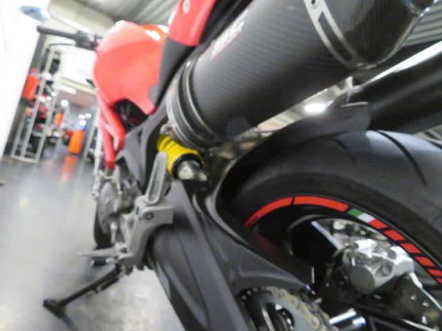 ducati - monster-696