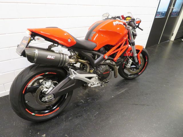 ducati - monster-696