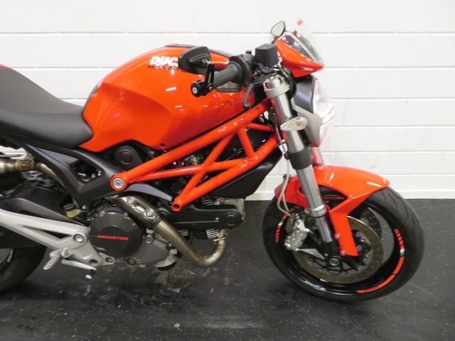 ducati - monster-696