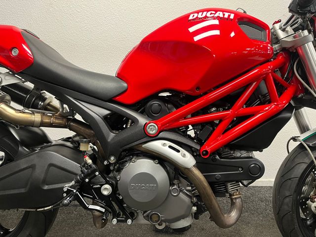 ducati - monster-696