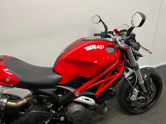 ducati - monster-696