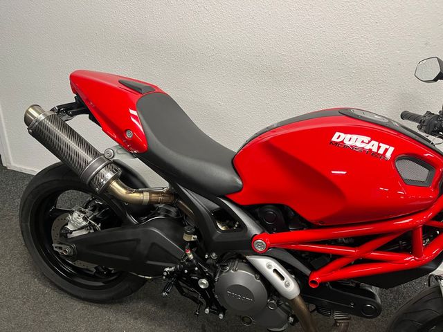 ducati - monster-696