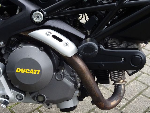 ducati - monster-696