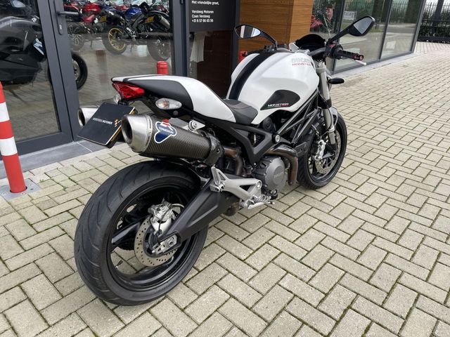 ducati - monster-696