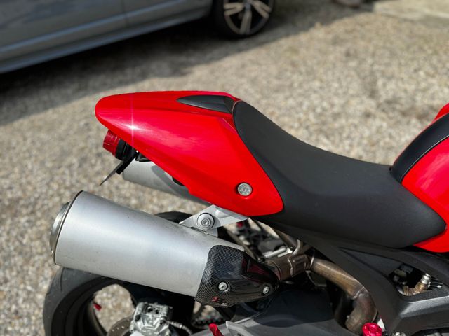 ducati - monster-696