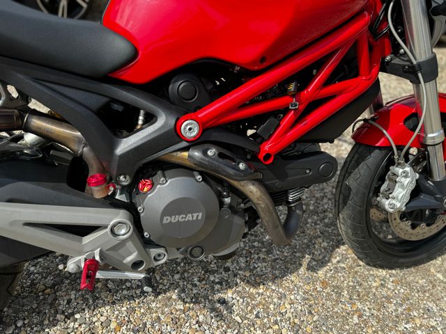 ducati - monster-696