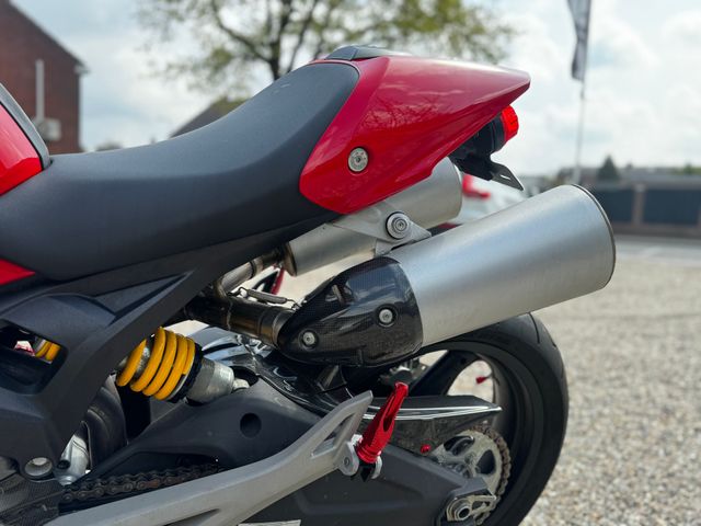 ducati - monster-696