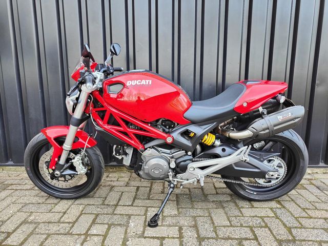 ducati - monster-696