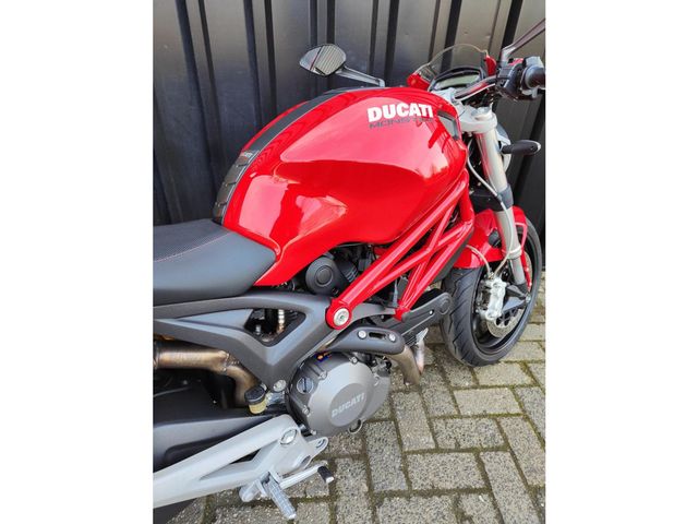 ducati - monster-696