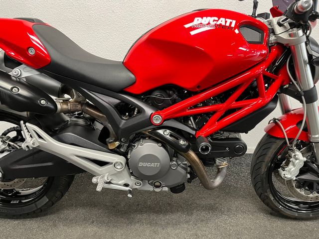 ducati - monster-696