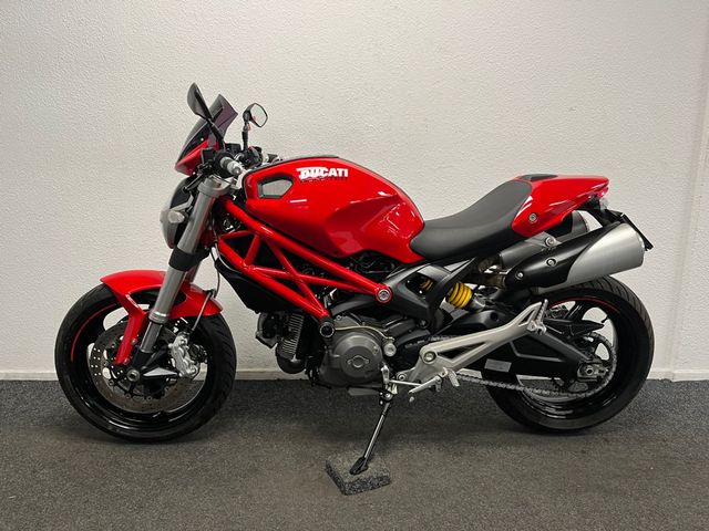 ducati - monster-696