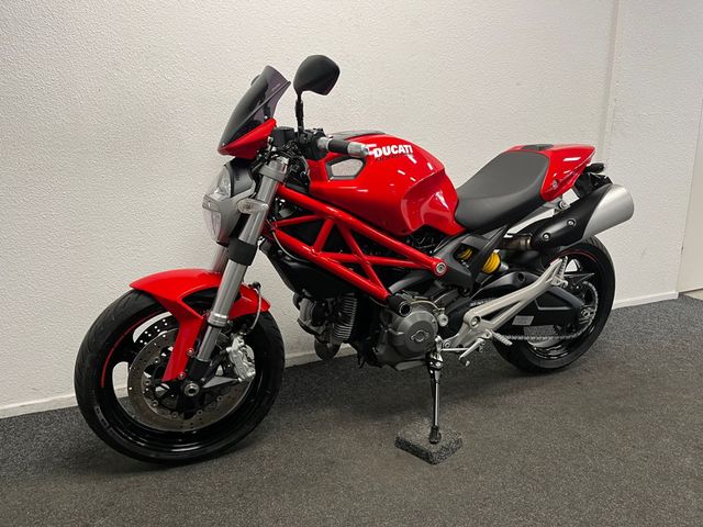 ducati - monster-696