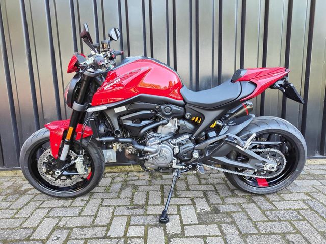 ducati - monster-797--