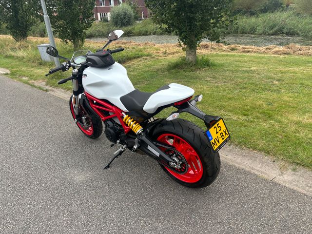 ducati - monster-797