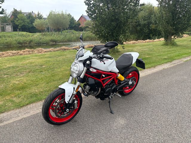 ducati - monster-797