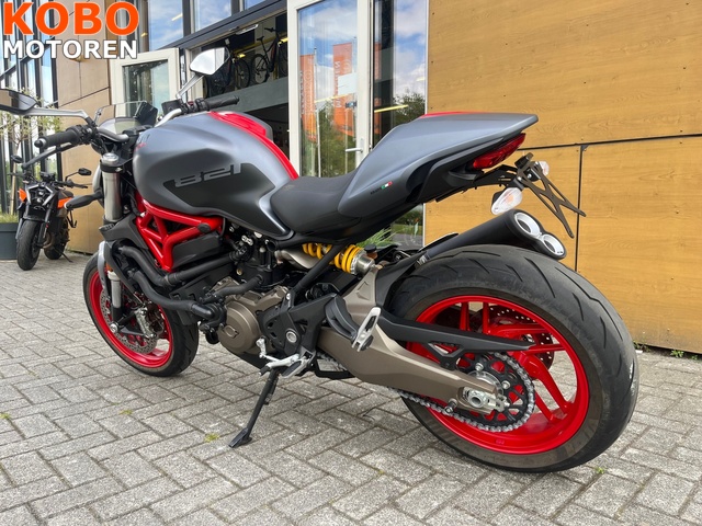 ducati - monster-821