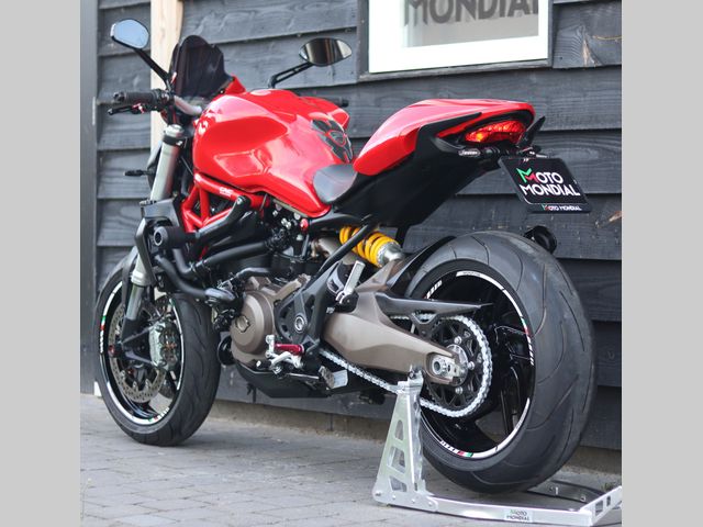 ducati - monster-821