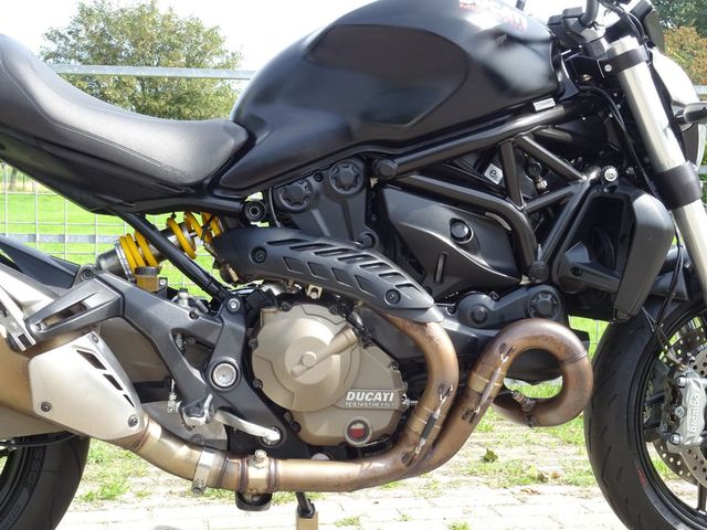 ducati - monster-821-dark