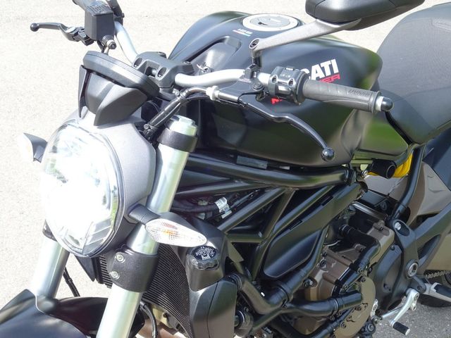 ducati - monster-821-dark