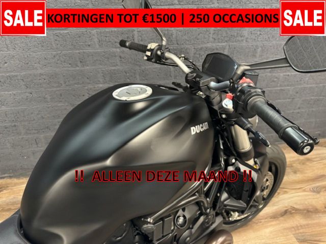 ducati - monster-821-dark