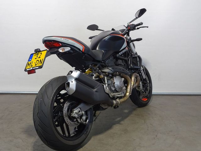 ducati - monster-821-stealth