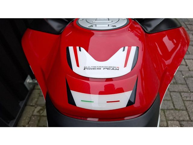 ducati - multistrada-1200-s-pikes-peak