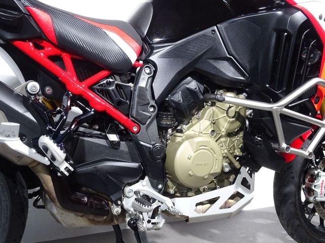 ducati - multistrada-v4-pikes-peak