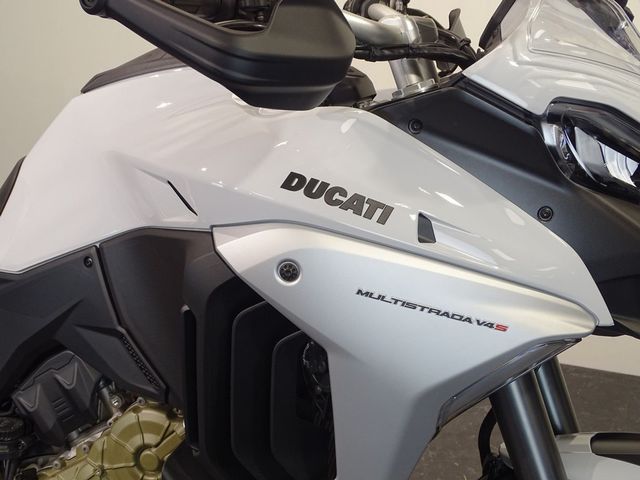 ducati - multistrada-v4-s